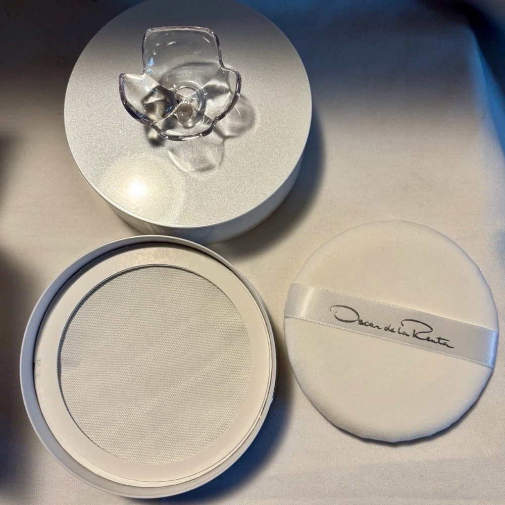 Oscar De La Renta Oscar 5.2 oz Perfumed Dusting Powder New Boxed